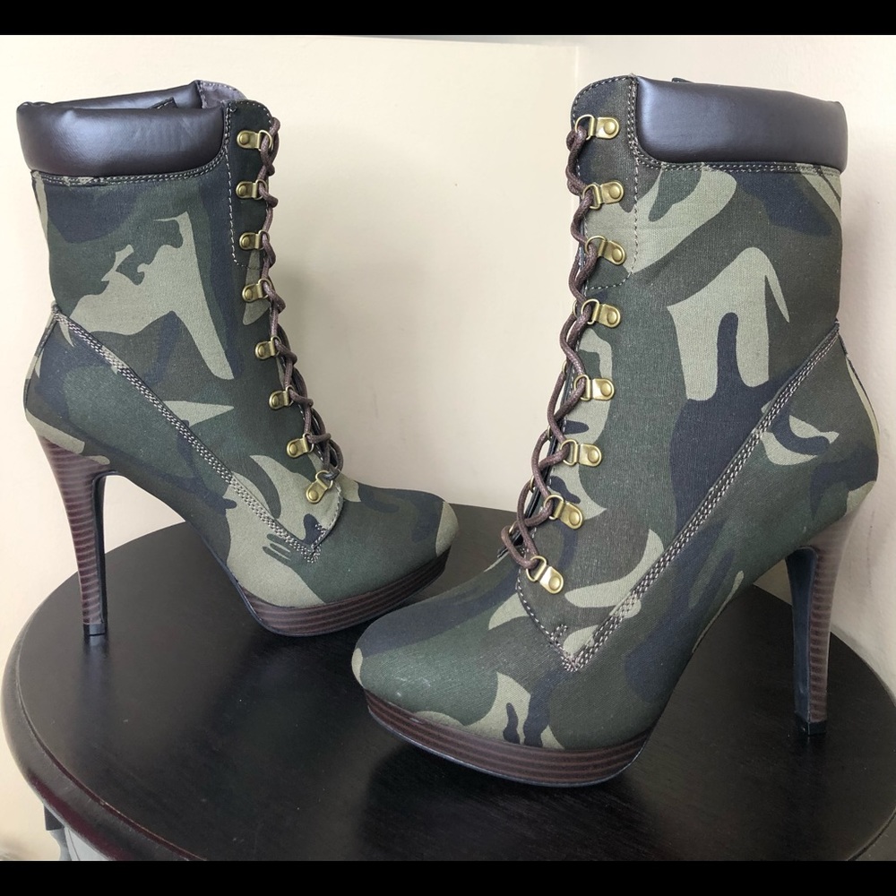 SD Daylene Camouflage Booties